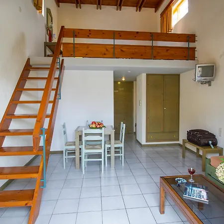 Lycasti Maisonettes شقة فندقية Tavronitis