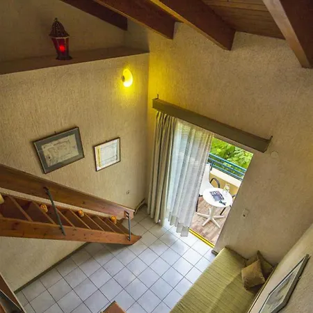 Lycasti Maisonettes 2*