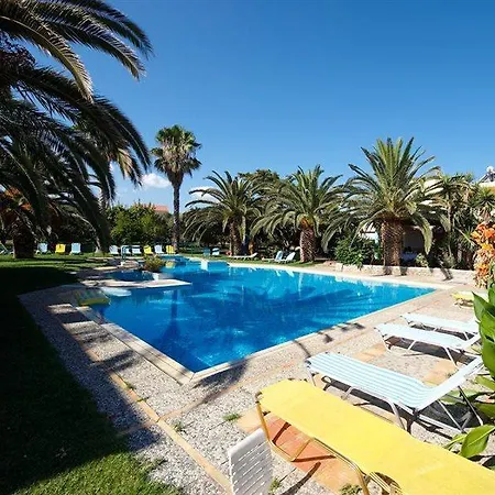 Lycasti Maisonettes Hotel apartamentowy Tavronitis