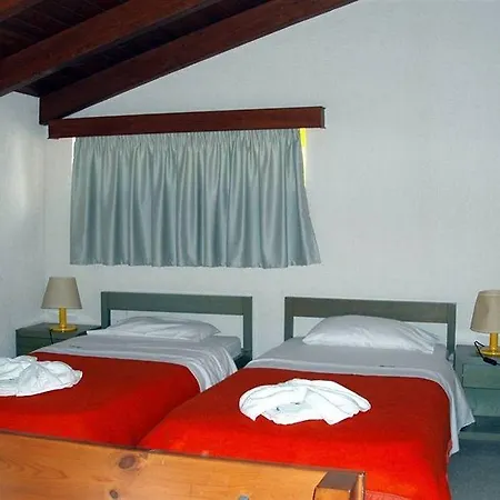 Lycasti Maisonettes Hotel apartamentowy Tavronitis
