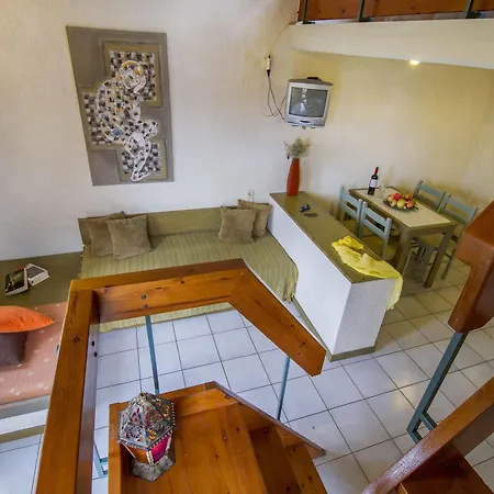 Lycasti Maisonettes Hotel apartamentowy
